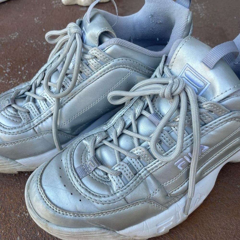 FILA Womens Disruptor II Premium Metallic Silver SNEAKERS 9.5 - Picture 3 of 7